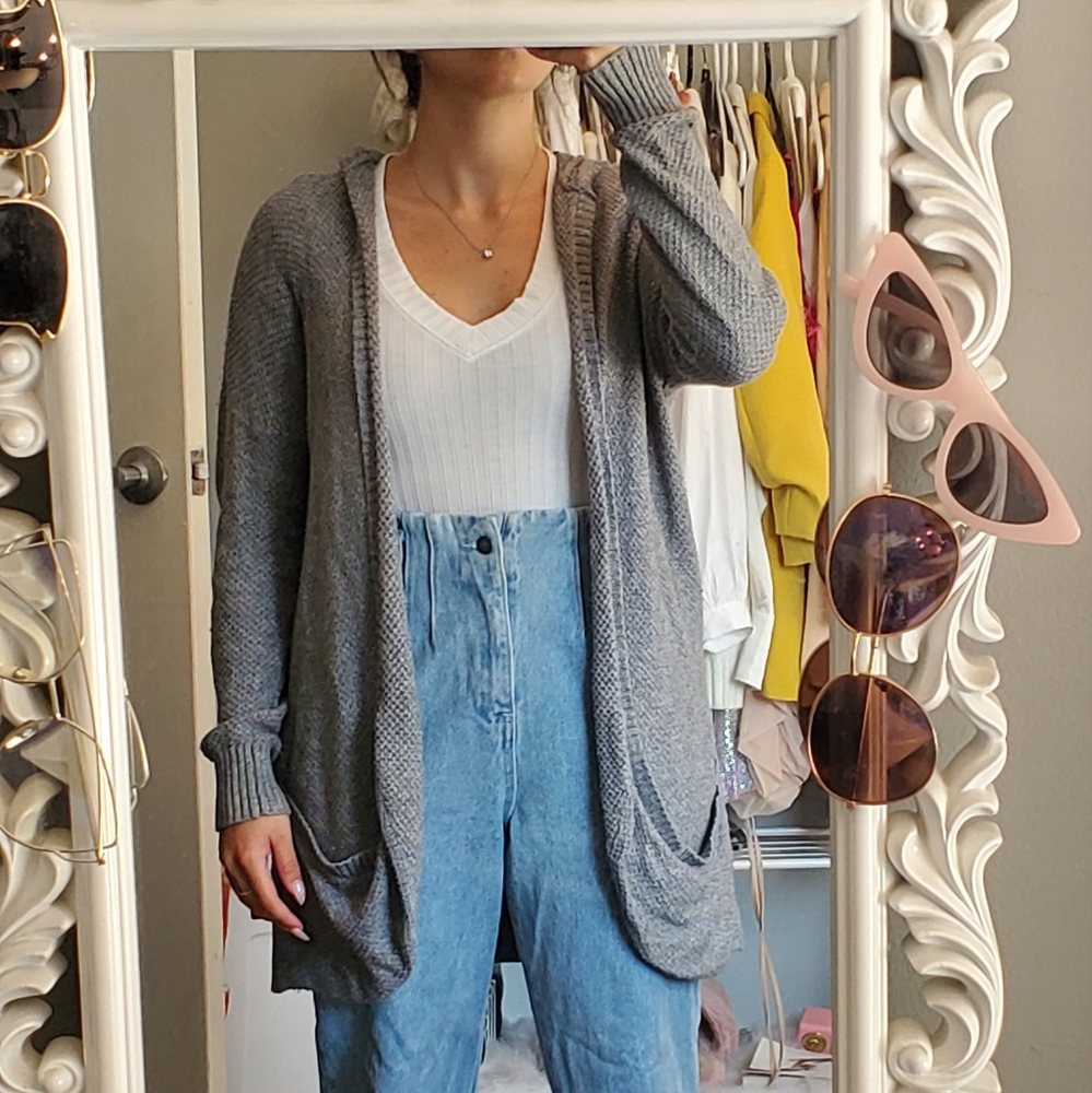 American Eagle Gray Knitted Cardigan with Pockets, Size Large